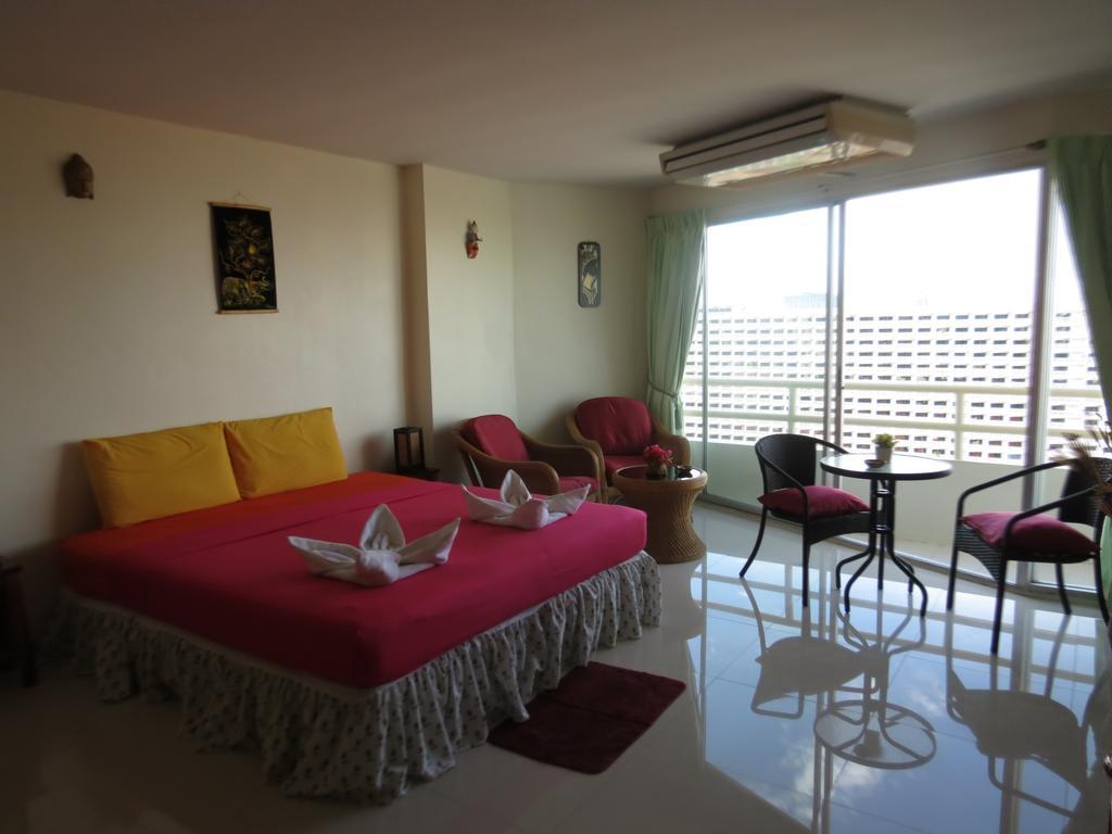 View Talay 1B Serviced Apartments Паттая Номер фото