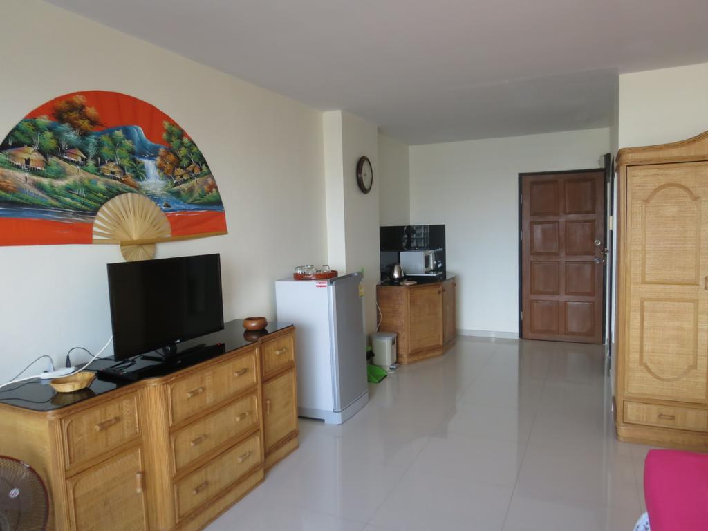 View Talay 1B Serviced Apartments Паттая Номер фото
