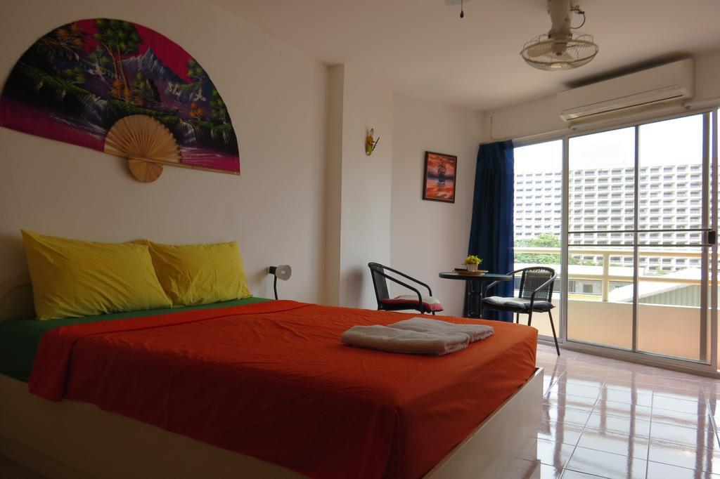 View Talay 1B Serviced Apartments Паттая Номер фото