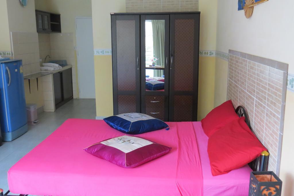 View Talay 1B Serviced Apartments Паттая Номер фото
